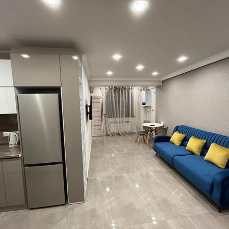 City Centre Apartment On Sakharov Square Yerevan Bagian luar foto